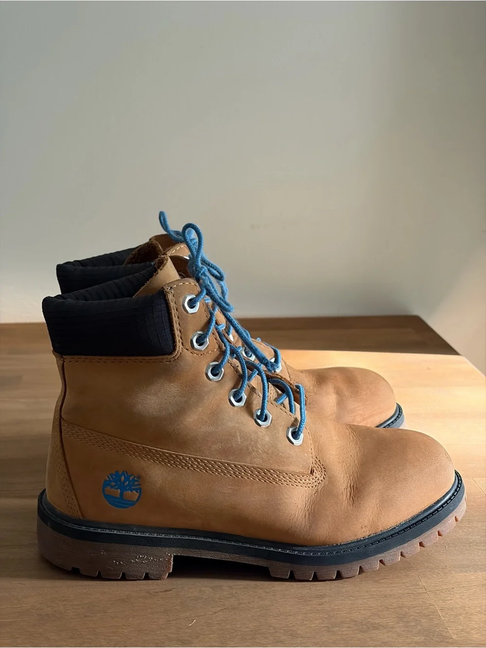 Timberland Kids Waterproof Boots Wheat Blue Accents Size 4.5 Boys/Youth